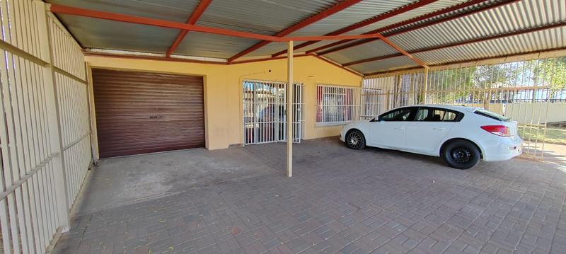 3 Bedroom Property for Sale in Flora Park Northern Cape